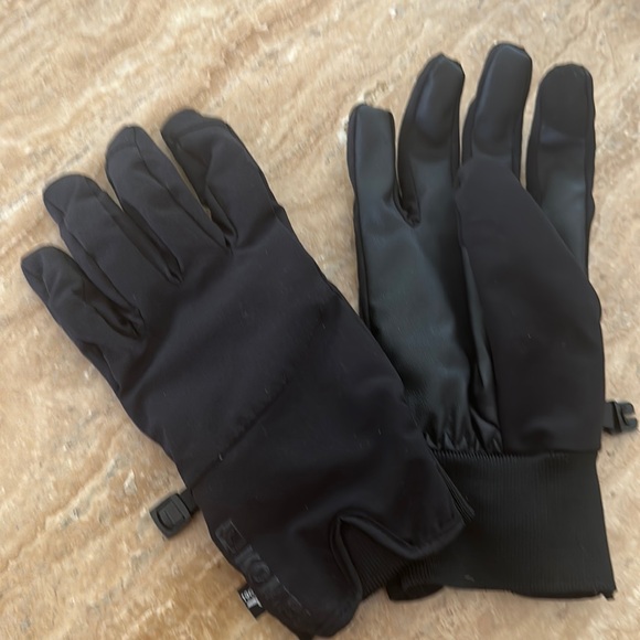 Kombi Accessories - Kombi Woman’s Alea Gloves. Great for winter sports